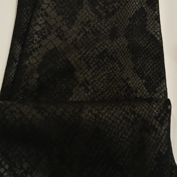I.n.c. International Concepts Snake-Print Skinny Pants, Created for size 6 - Picture 3 of 7